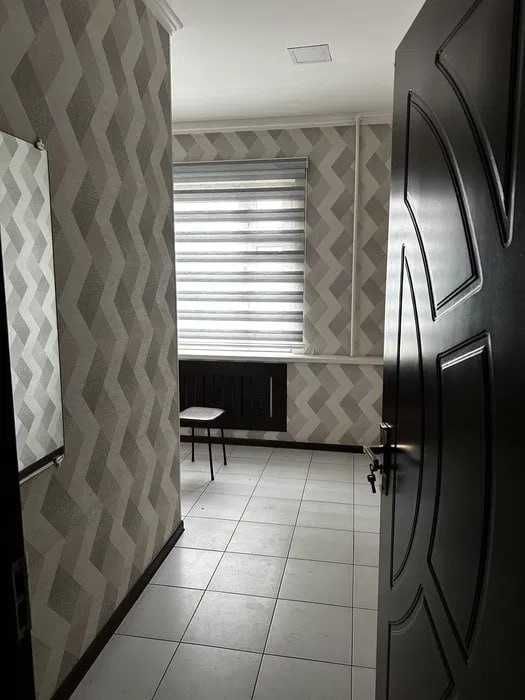 Срочно Продам 2 ком 4/9 Мирабадский ближе метро Айбек п28!