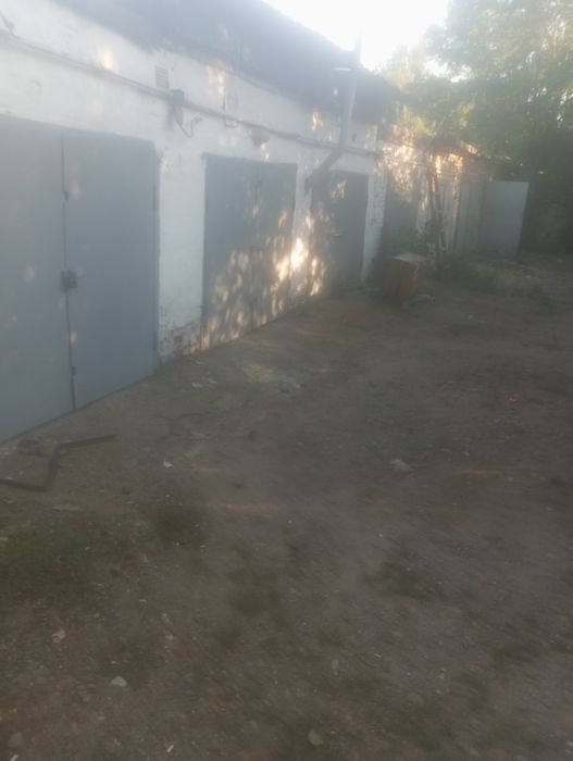 Продам три гаража вместе