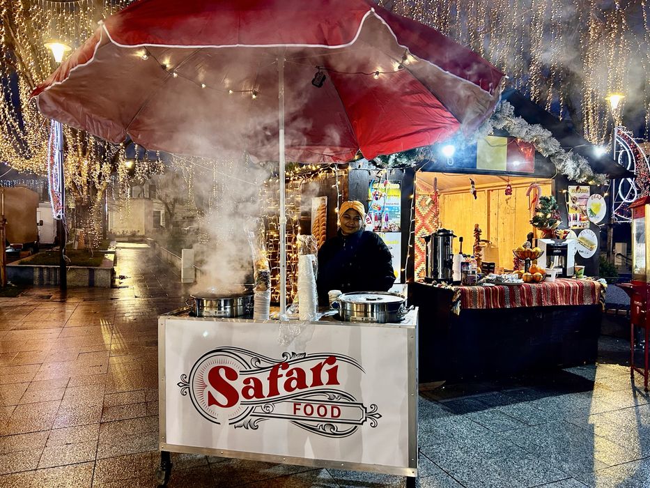 Toneta, stand, taraba porumb fiert pe gaz