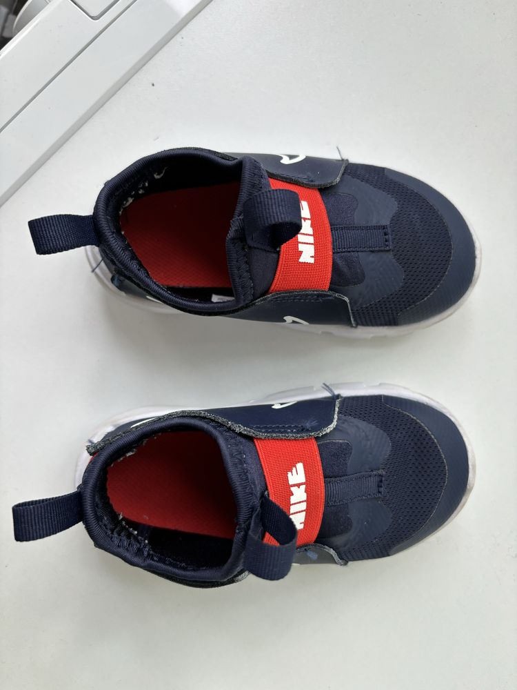 Маратонки Nike, 25 размер