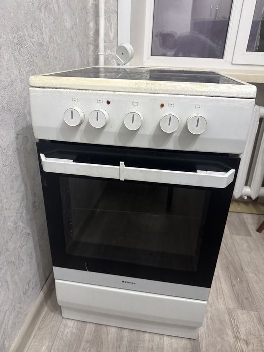 Продам кухонную плиту. Очень быстро нагреввется.