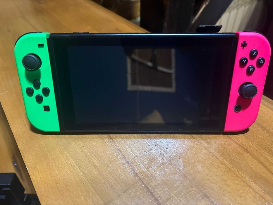 Nintendo Switch + Accesorii si Jocuri