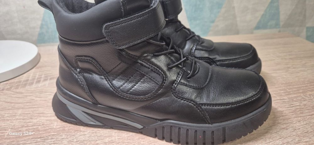 Продам детскую обувь на мальчика