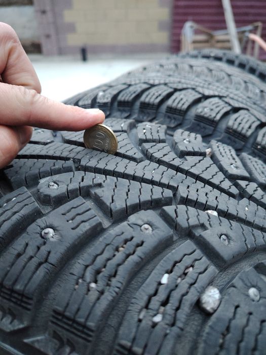 Продам комплект зимней резины NOKiAN 205/60 R16