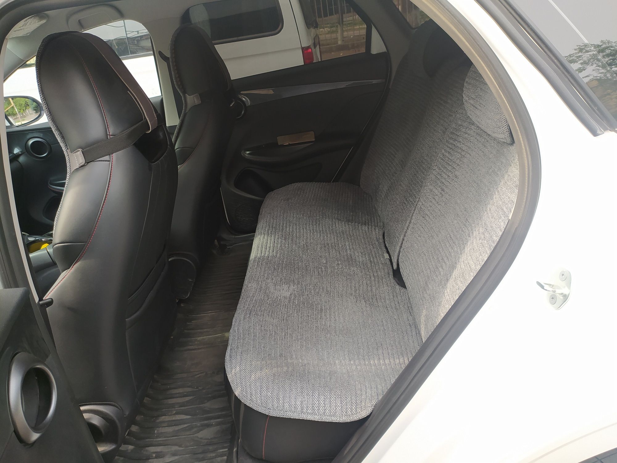 Byd e2 sotiladi. Yurgani 25000