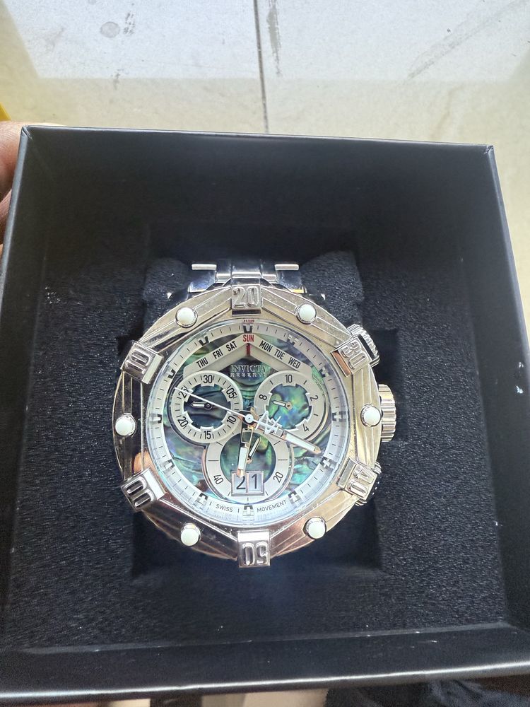 Часовник invicta huracan