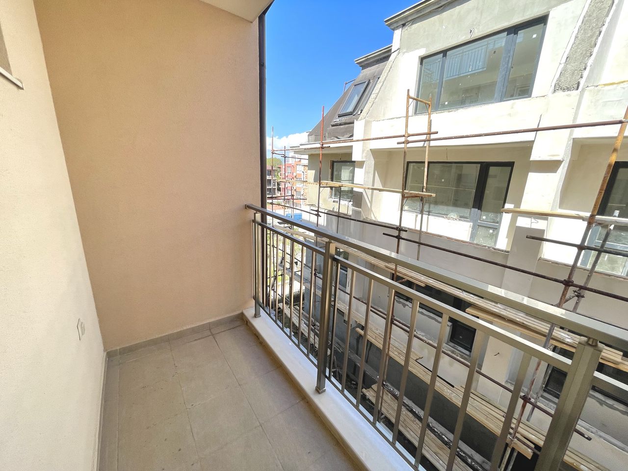 Продава се Двустаен апартамент в к.к. Дюни - 50 кв.м за 1350 €/кв.м - Снимка #5