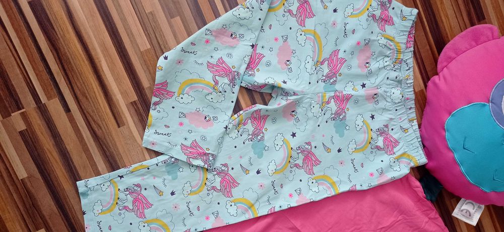 Голем лот състоящ се от 2 бр. туники и 2 бр. клинчета.