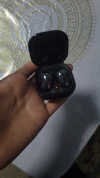 Galaxy buds live