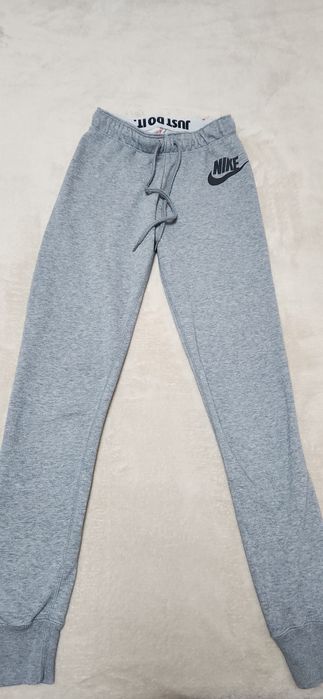 Долнище Nike размер XS