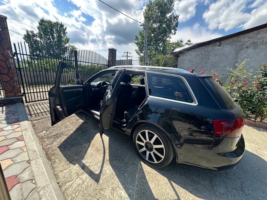 RBT_CAR_PREMIUM vă pune la dispoziție Audi A4 AVANT S/LINE 2005.