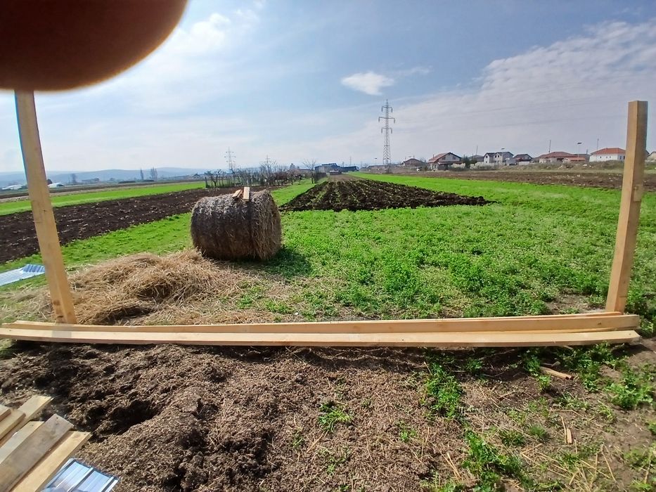 Tabla zincata,  OSB,  stâlpi de susținere, rigle