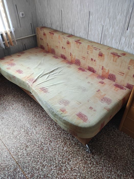 Диван- кровать в хорошем состоянии, качество хорошее,