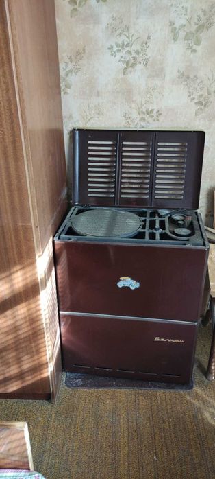 Подарявам нафтова печка с известно количество нафта вътре