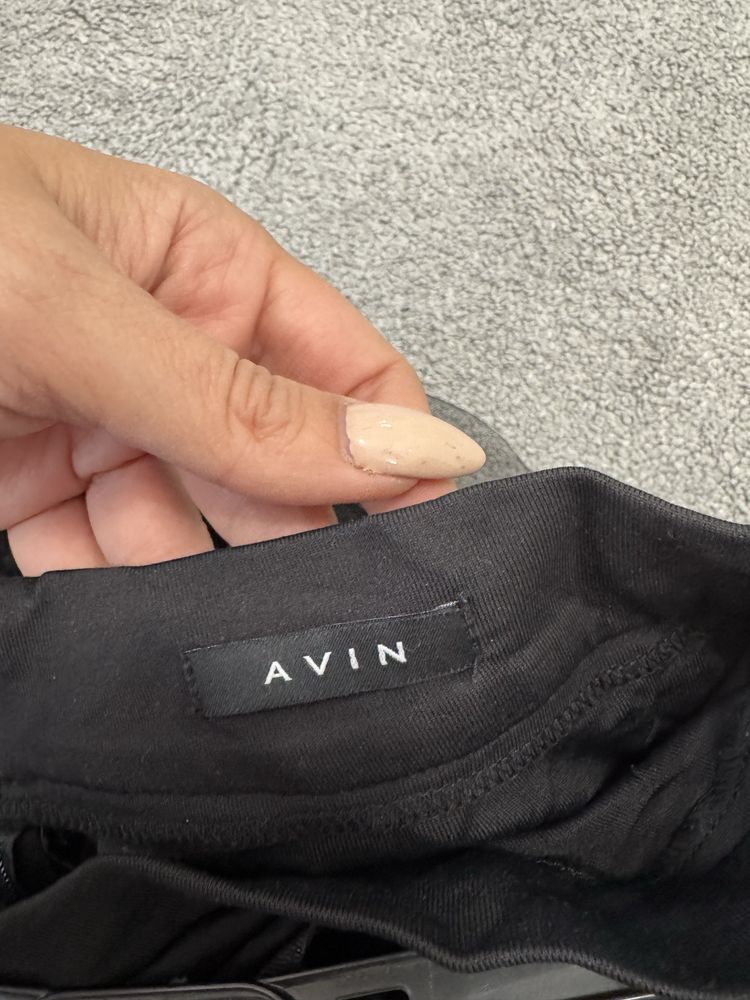 Пола AVIN с две подплати