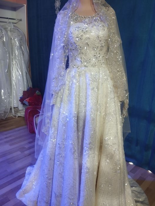 Янги Келин куйлакларимиз бор 500000 дан бошланган.