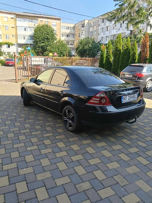 Ford Mondeo Ghia 2004