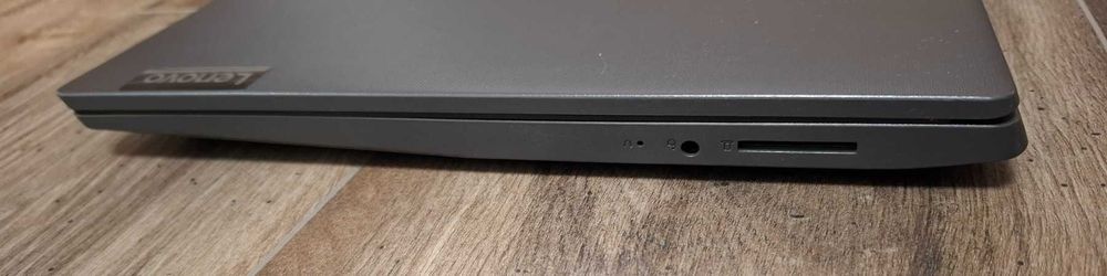 15.6" Lenovo V15 I Ryzen 5 3500U | 12GB Ram | 256 SSD | 1TB HDD