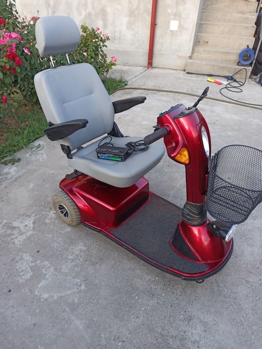 Scuter electric pentru persoane  vârstnice s au cu dizabilități