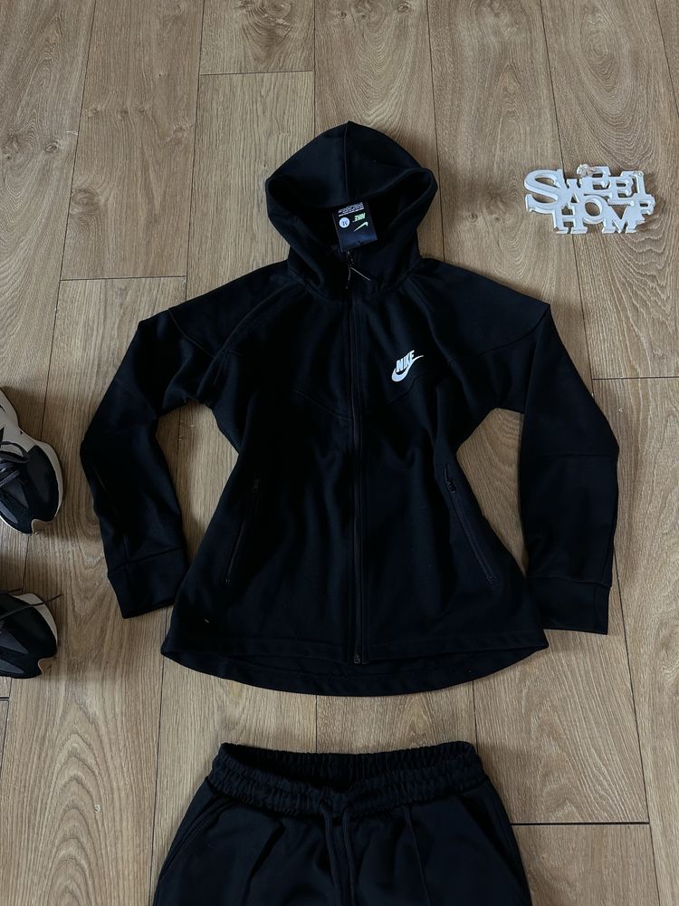 Nike!Страхотен модел сет Nike