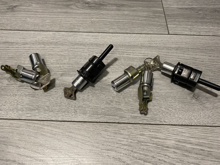 Set yala yale butuci usa usi portiere cromate Dacia 1300 1310 noi