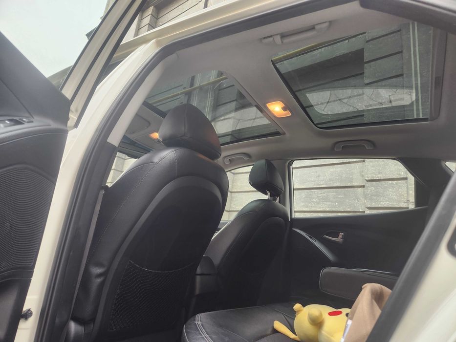 Продается HUNDAI TUCSON 3я позиция