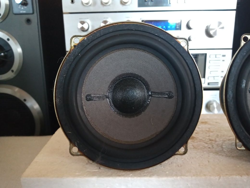 Set Difuzoare Mid/Bass Grundig. 6 ohms, 15 watts, 13 cm. Impecabile.