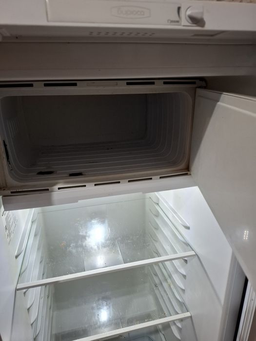 Продам недорого холодильник