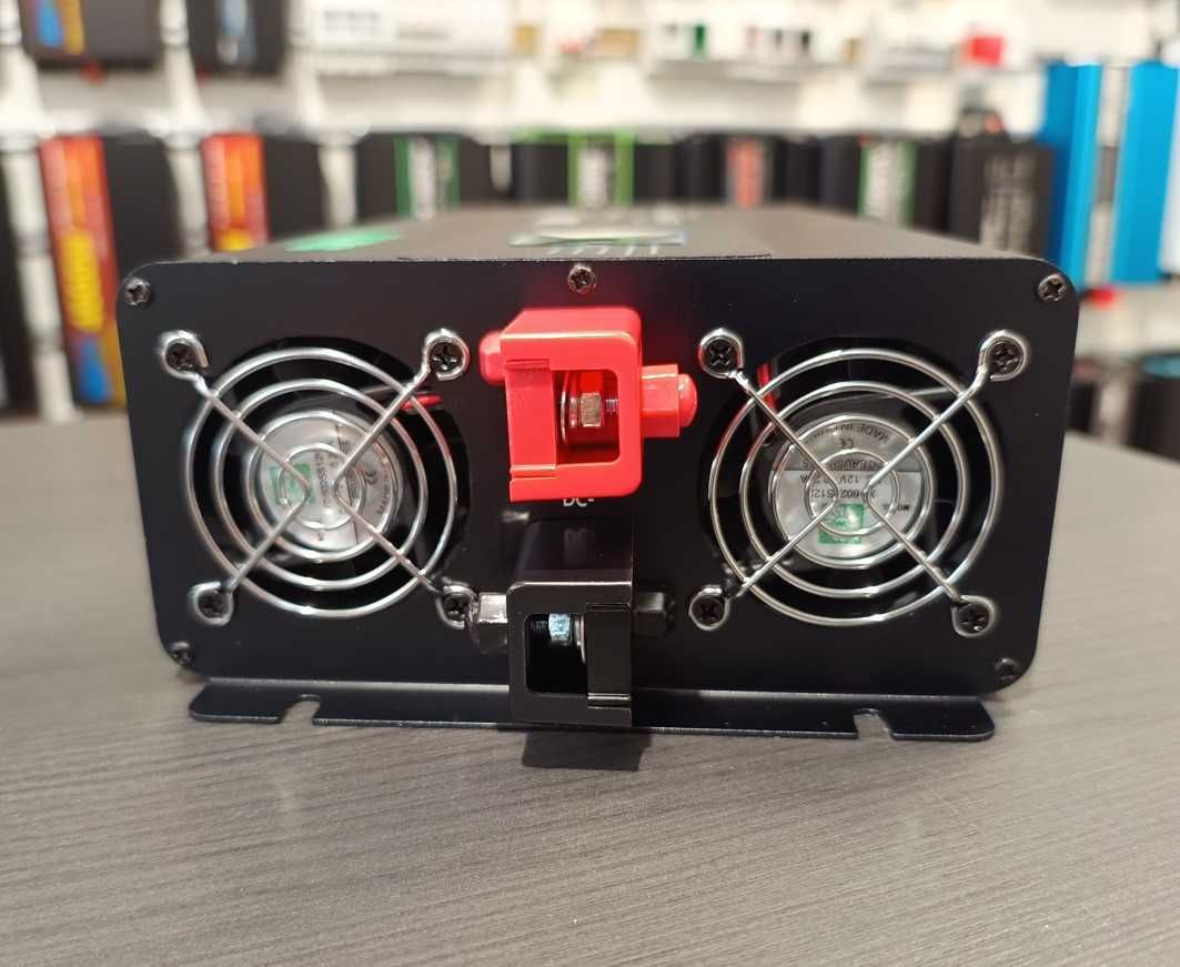 Инвертори Suyeego 2000W чиста синусоида 12 или 24V с дистанционно упр.