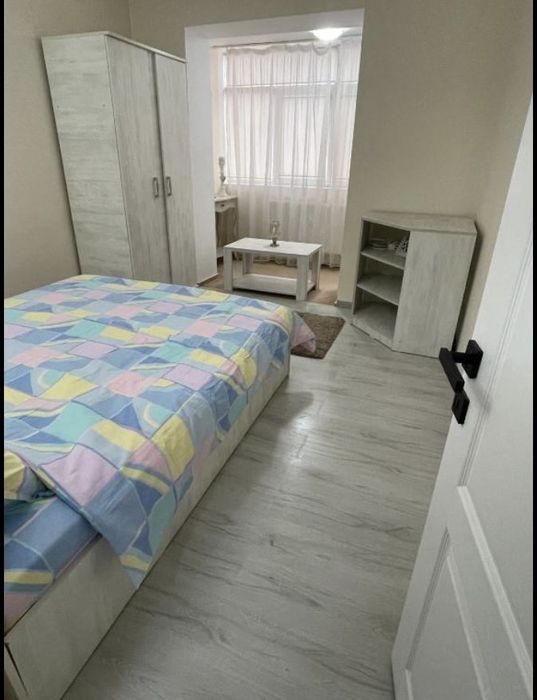 Închiriez apartament