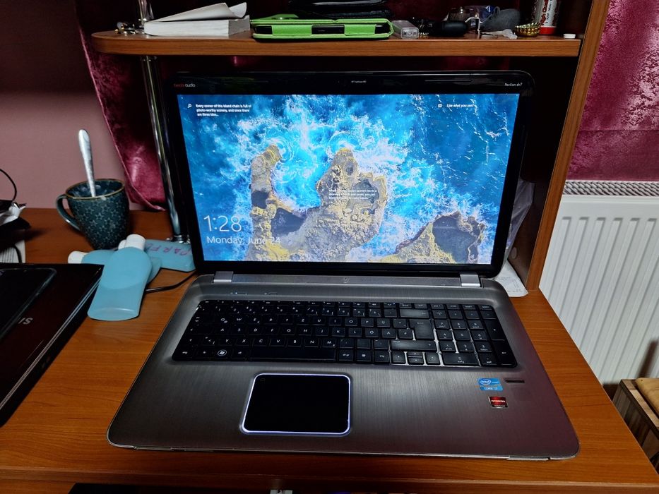 Laptop HP i 7 SI 8 GIGA RAMI