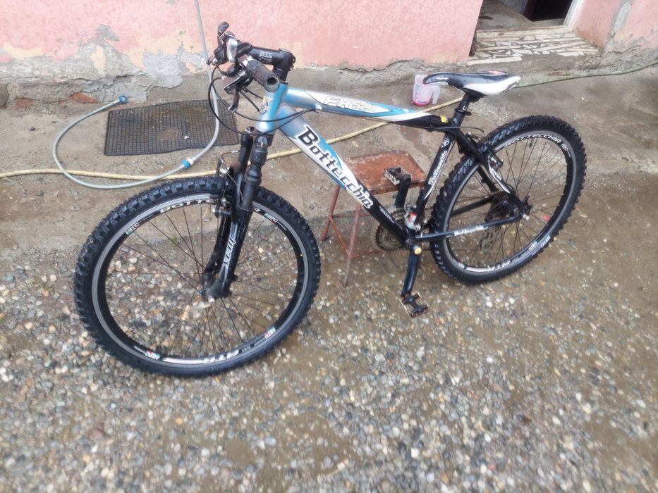 Vând bicicletă bottechia perfect funcțională.