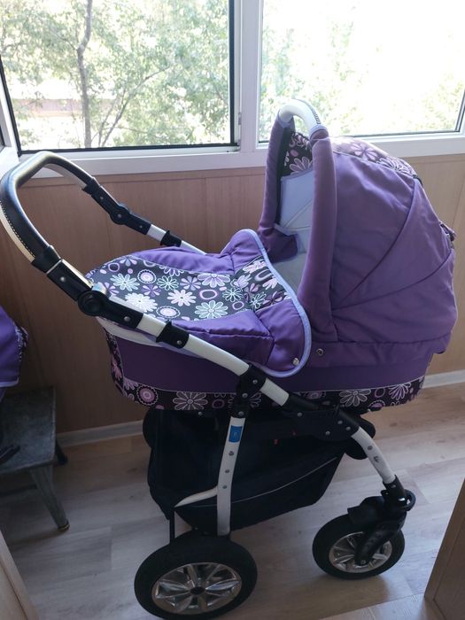Продам детскую коляску 3 в 1