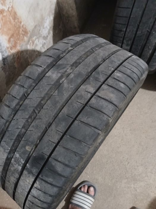 Vând ,schimb,roti ,jante  cu cauciucuri rouflot BMW r19