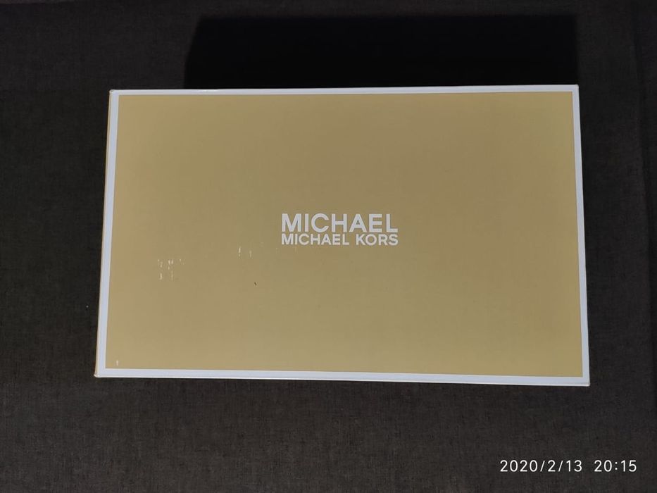 Новые кроссовки кожаные от знаменитого и модного бренда MICHAEL KORS