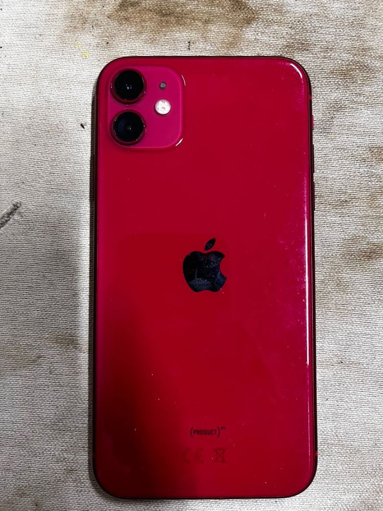 Iphone 11 в хорошем состояние