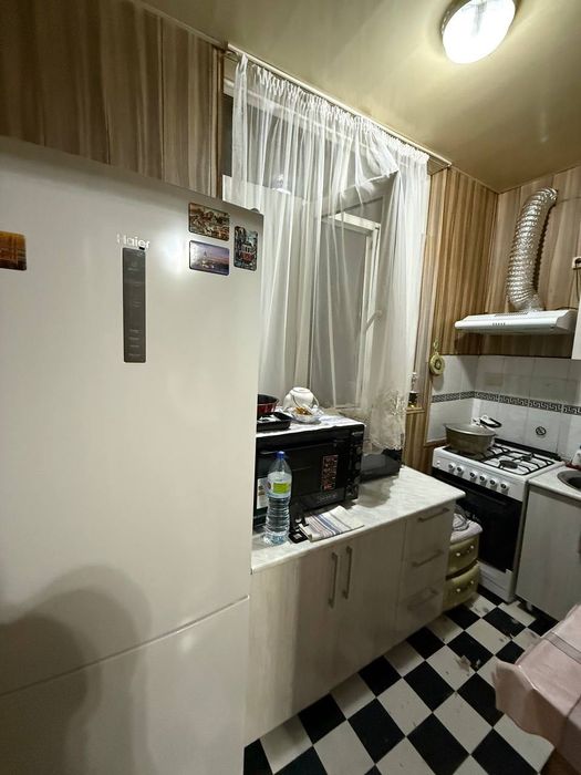 СРОЧНО продается 2-х в 3-х комнатную с ремонтом на Юнусабаде