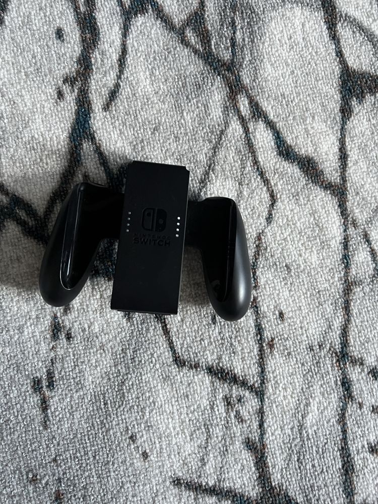 Продам nintendo switch oled