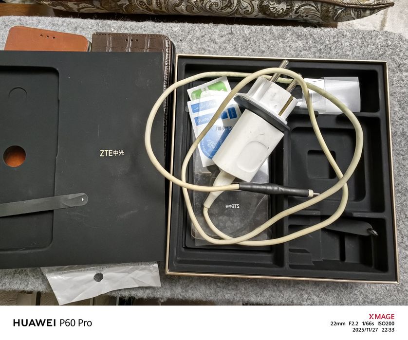 Смартфон ZTE AXON 7