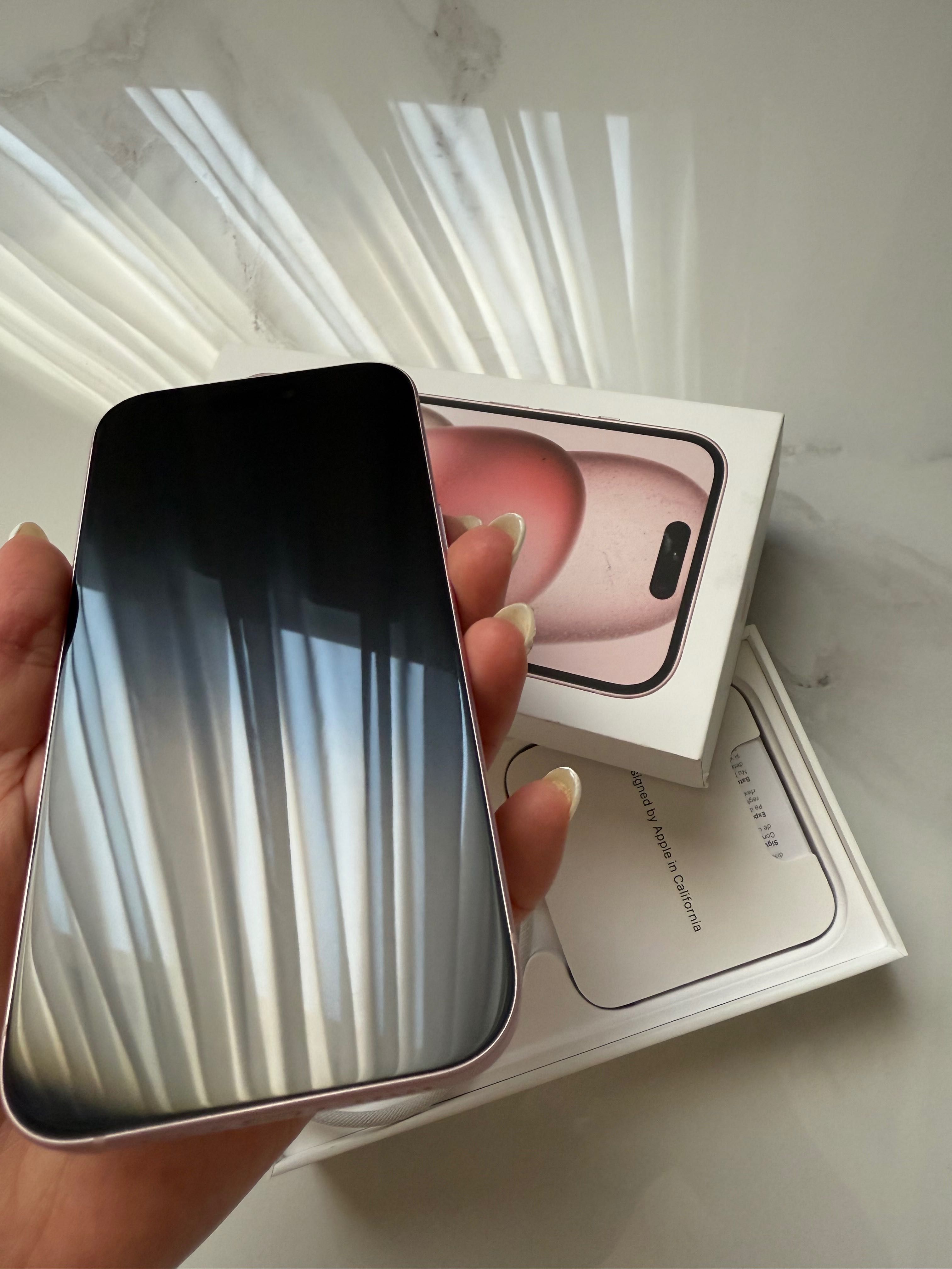 Продавам Iphone 15