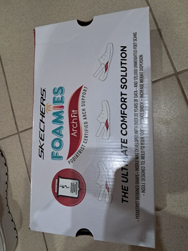 Продавам чисто нови сандали Skechers 36 номер!