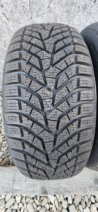 Anvelope Yokohama BluEarth Winter V905 M+S 195/55 R15 85H