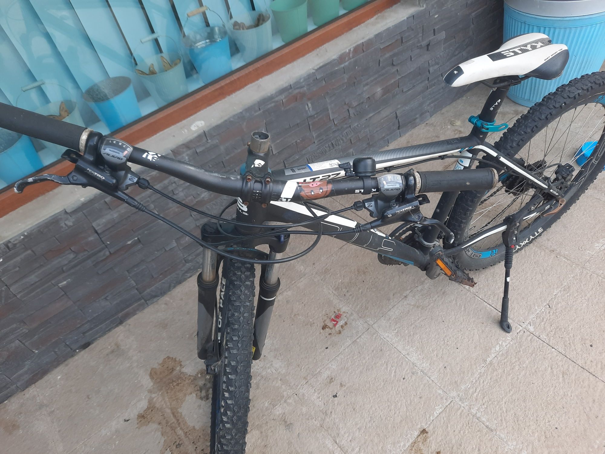 Vand 2 biciclete bulls . Frane pe discuri cu lichid de frână