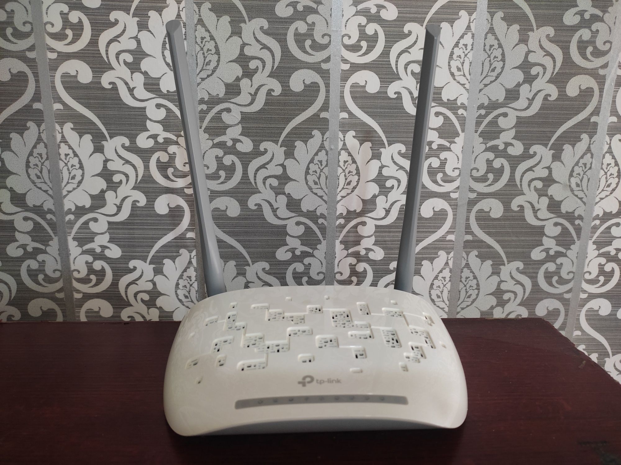 Маршрутизатор ADSL2+ TP-LINK TD-W8961N - это универсальное многофункц