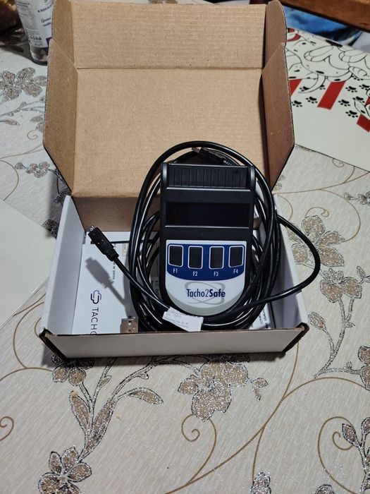 Aparat tahograf ( descarcare  card și tahograf ))