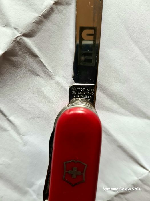 Vând briceag elvețian Victorinox original