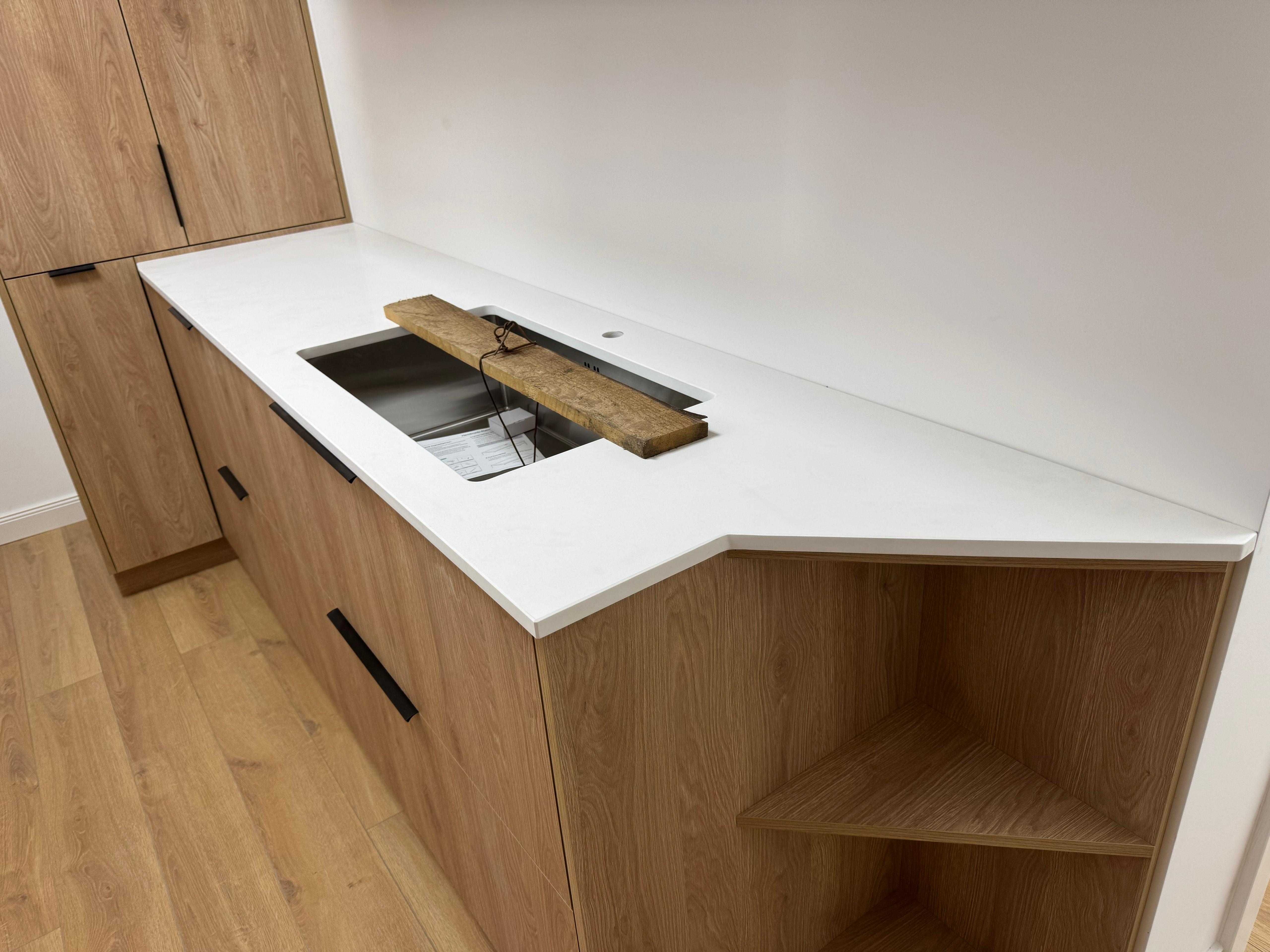 Blat din Quartz Alb pentru imbracarea mobilei