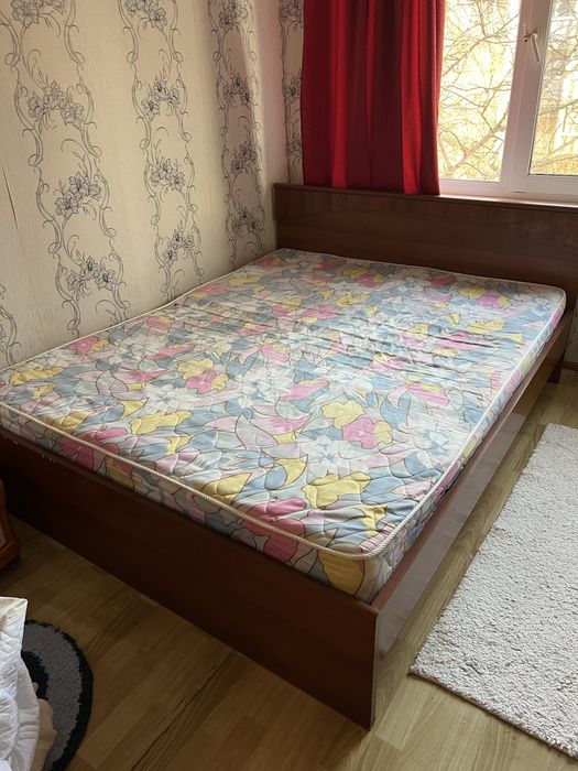 Спальный гарнитур б/у