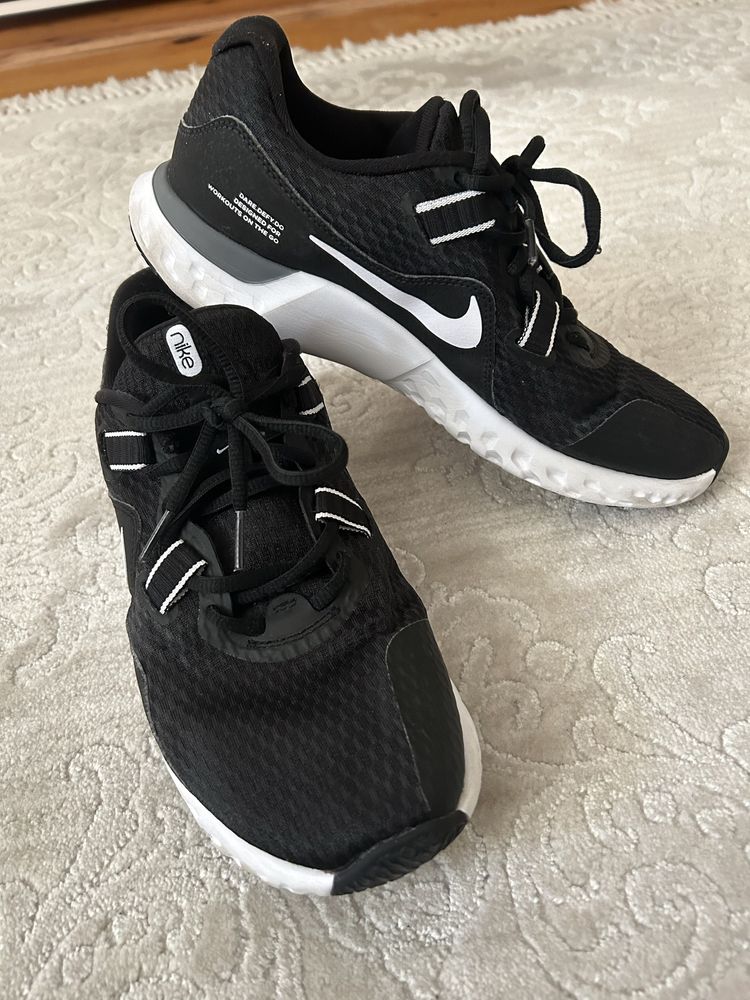 Спортни обувки Nike Renew Retaliation TR 2 Black