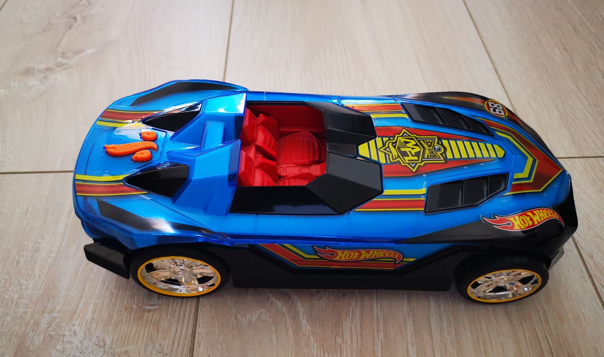 Hot wheels кола Hiper Racer